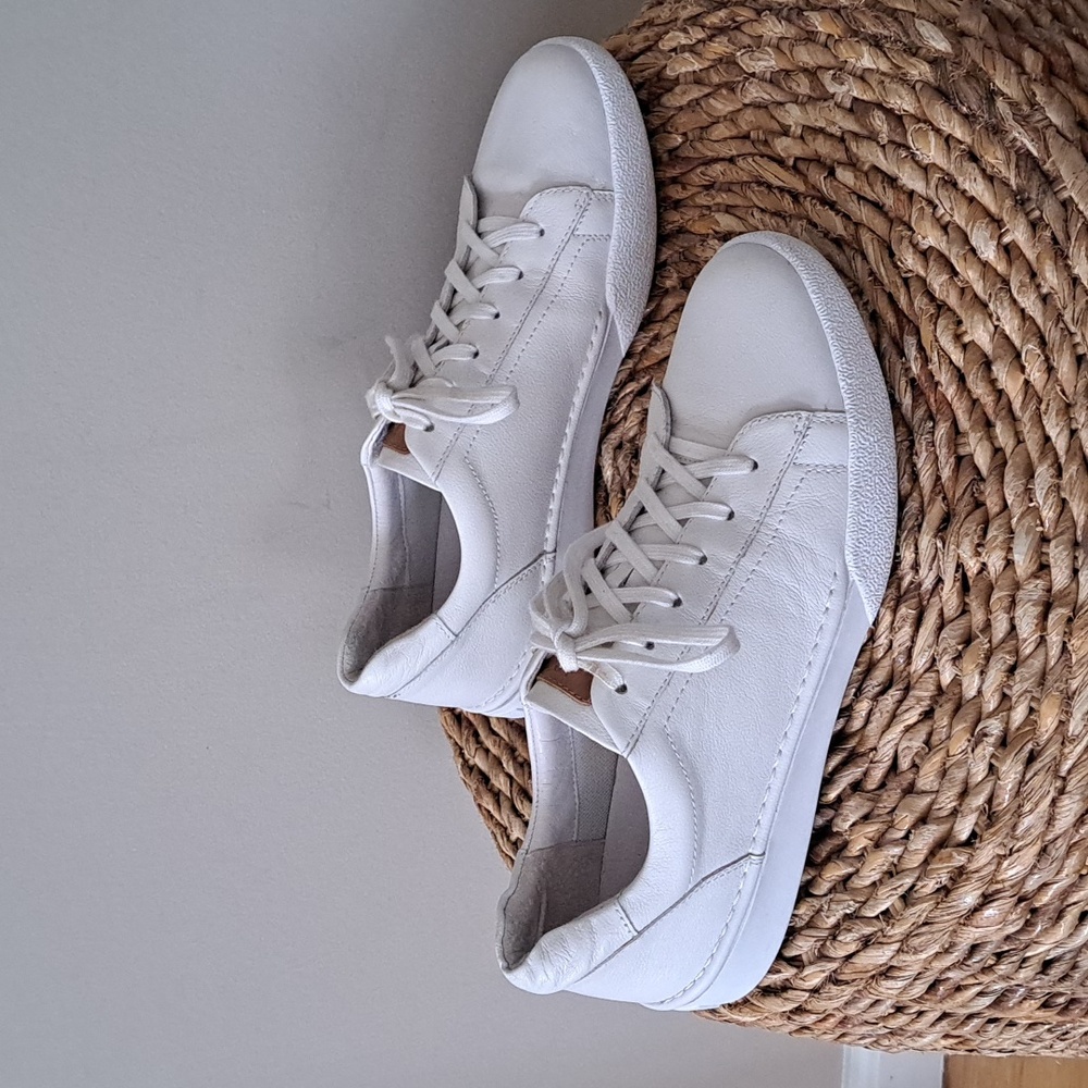Josef Seibel Womens Claire 01‎ Off-White Leather Athleisure/Casual Sneakers 9.5